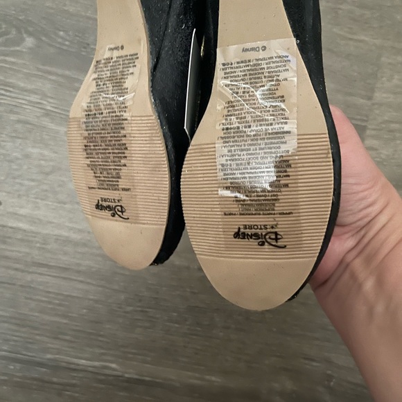 Anna Disney Coronation shoes 9/10 - Picture 2 of 4